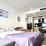 Nexthome Town Center & Pool Appartement *
